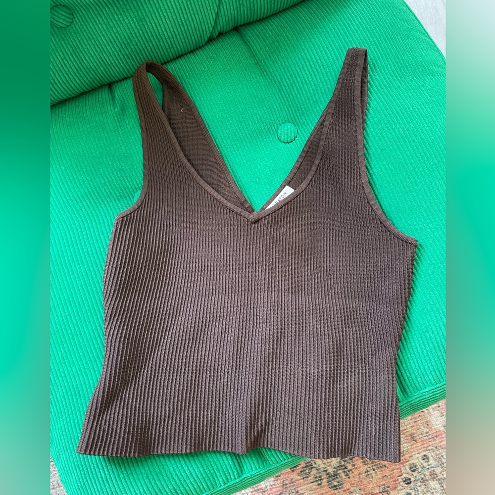 Aritiza babaton brown sculpt vneck tank top